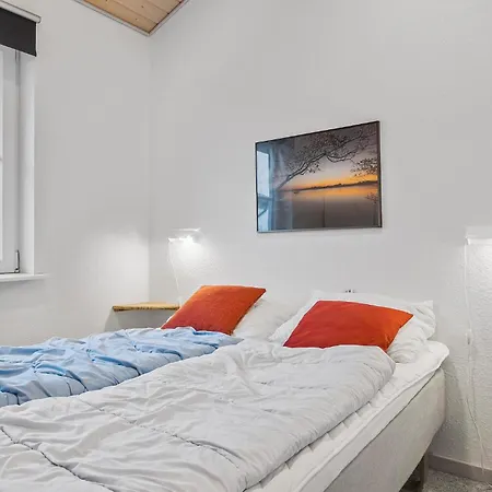 4 Bedroom In *